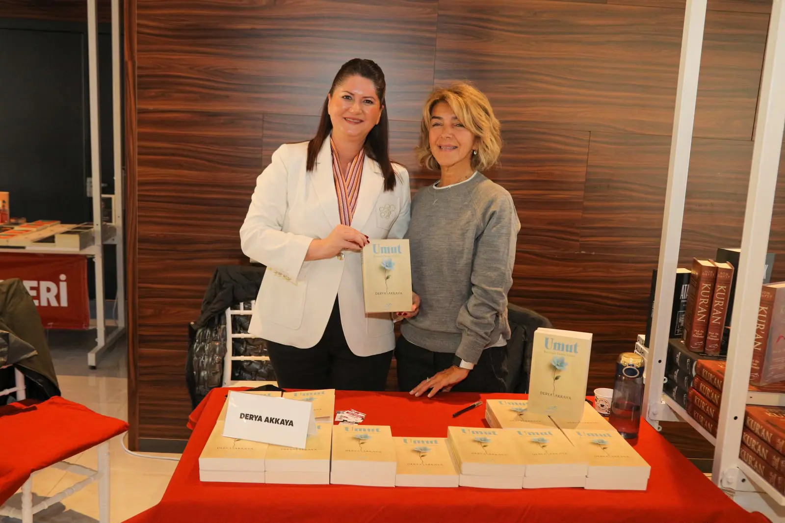 BİNLERCE OKUR, YÜZLERCE HİKAYE, TEK BİR BULUŞMA: 10. GELENEKSEL EDİRNE KİTAP GÜNLERİ TAMAMLANDI galeri görseli